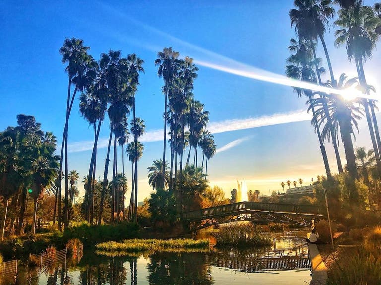 Echo Park Lake at sunset | Instagram by @soundsandcolors